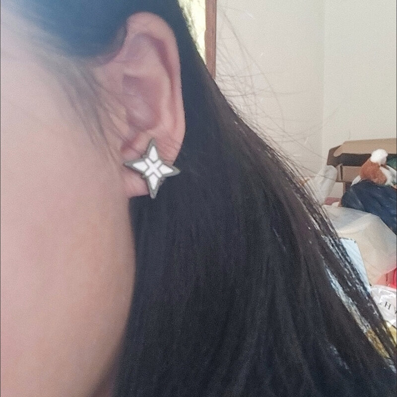 1pcs Game Genshin Impact Arlecchino Cosplay Earrings Women Fatui The Knave Ear Studs Ear Clip Jewelry Accessories Gifts
