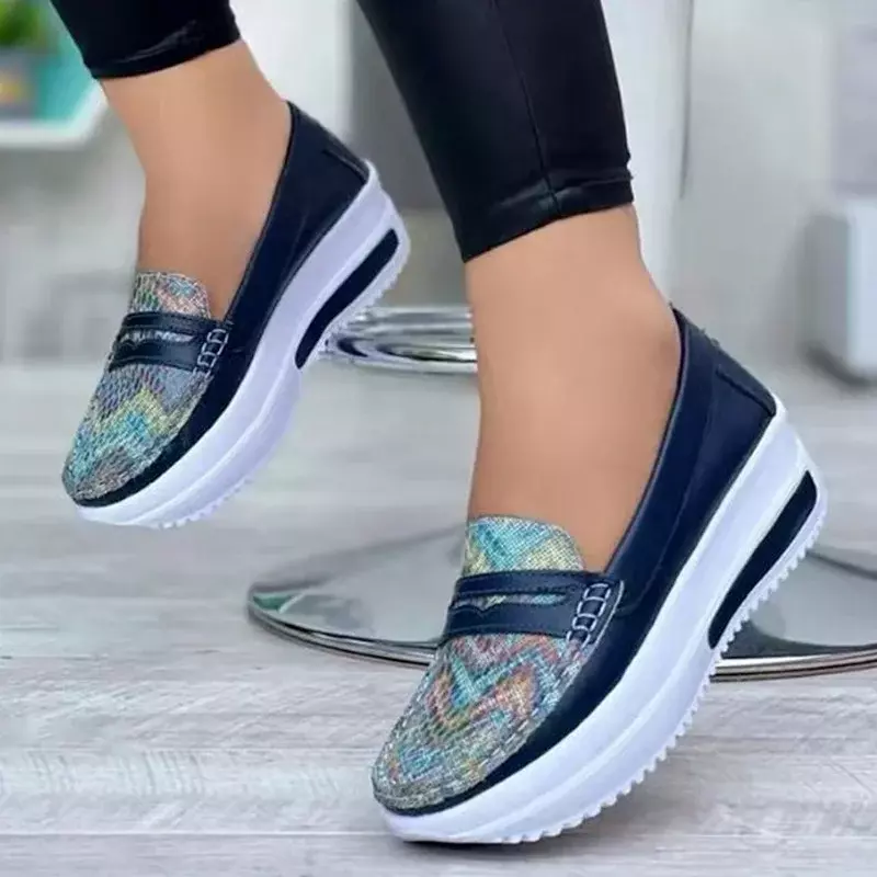 Modne mokasyny luksusowy projektant oddychające wsuwane buty wulkanizowane na swobodny koturna na obcasie lekkie 2024 damskie trampki Outdoor