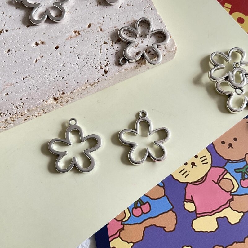 Etiquetas penduradas cor prata antiga, joias para ano pingentes flores ocas para pulseira, chaveiro, artesanato