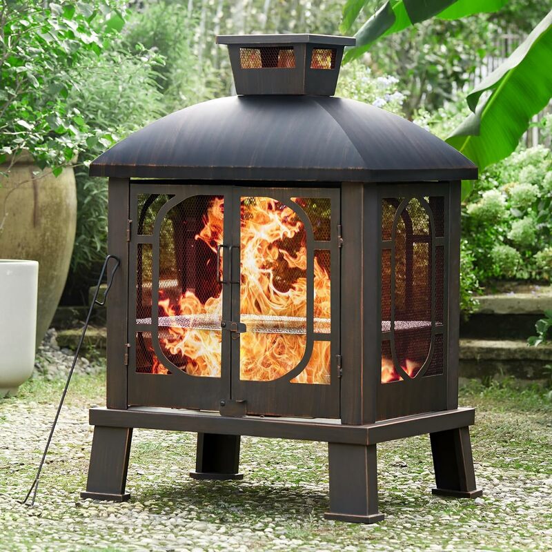 حفرة نار مدخنة مع شواية لحرق الخشب في الباغودا ، مشعل شواء في الفناء الخلفي للحديقة ، 45"