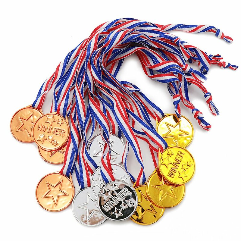 1pc Creative Plastic Medal Trophy Kids Birthday Party Favors premi premi per Boy Girl Gift Toy Goodie Bag Pinata Fillers