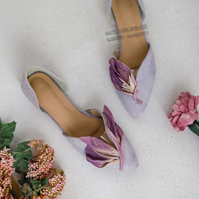 Sandalias de tacón bajo para mujer, zapatos puntiagudos pequeños, estilo fragante, suela plana suave, novedad de verano
