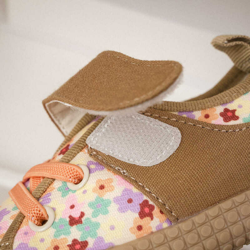 Zapatos de lona con estampado Floral para niños y niñas, zapatillas bajas informales con gancho suave, antipatadas, primavera, 2024
