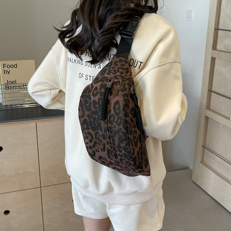 Tiptoegirls Fashion Leopard Pattern Woman Chest Bag Fashion Sports Pack Fabric Messenger Bag Retro College Style Shoulder Bag