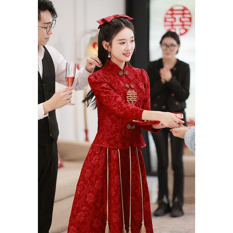 New Chinese' Eenvoudige Stijl Wijnrode Cheongsam Met Lange Mouwen Voor De Bruiloft Van De Bruid In De Lente