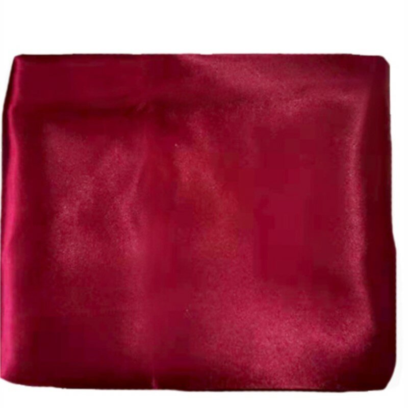 Boîte cadeau inj en tissu rouge satiné, doublure grill