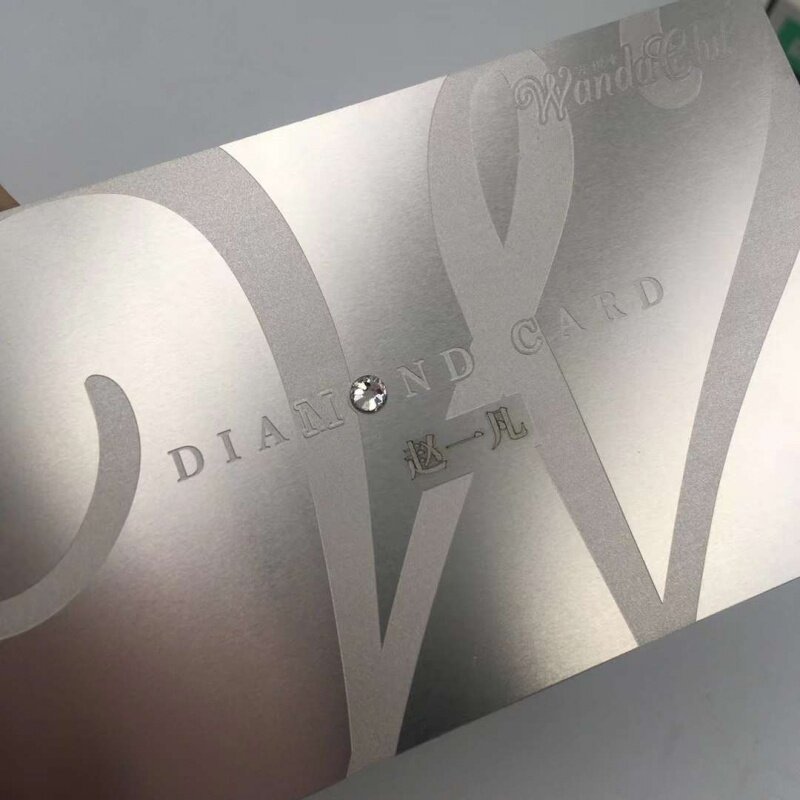 Biglietto da visita in metallo personalizzato e personalizzato con dimensioni della carta in metallo Souvenir in acciaio inossidabile per incisione Laser