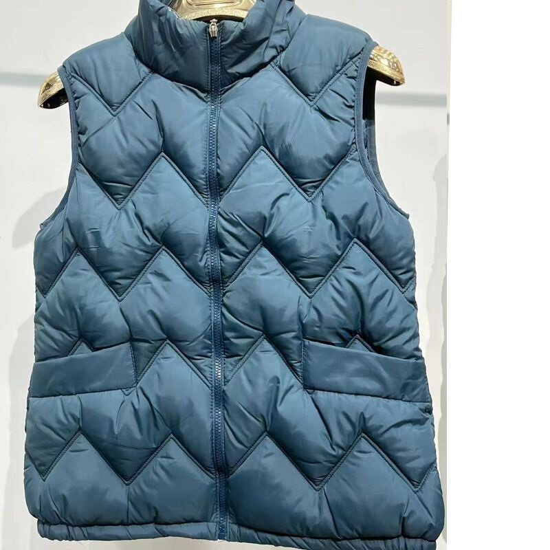 女性のふくらんでいるジャケット,コート,ベスト,女性の服,秋,冬,2024