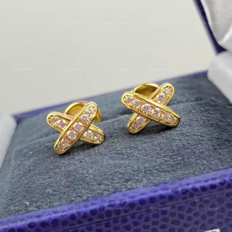 Anting-anting salib mini perak murni S925 modis untuk wanita sederhana dan merek manis perhiasan cantik hadiah pesta