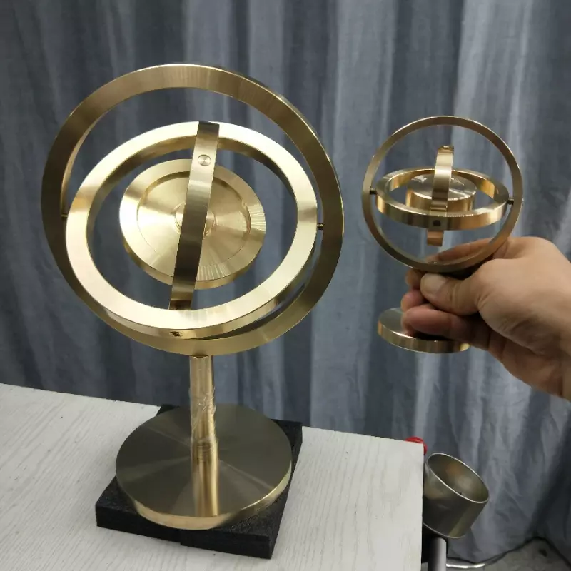 Mosiężny żyroskop mechaniczny duży rozmiar żyroskop projekt studenta nauka i technologia prawo zachowania momentu pędu