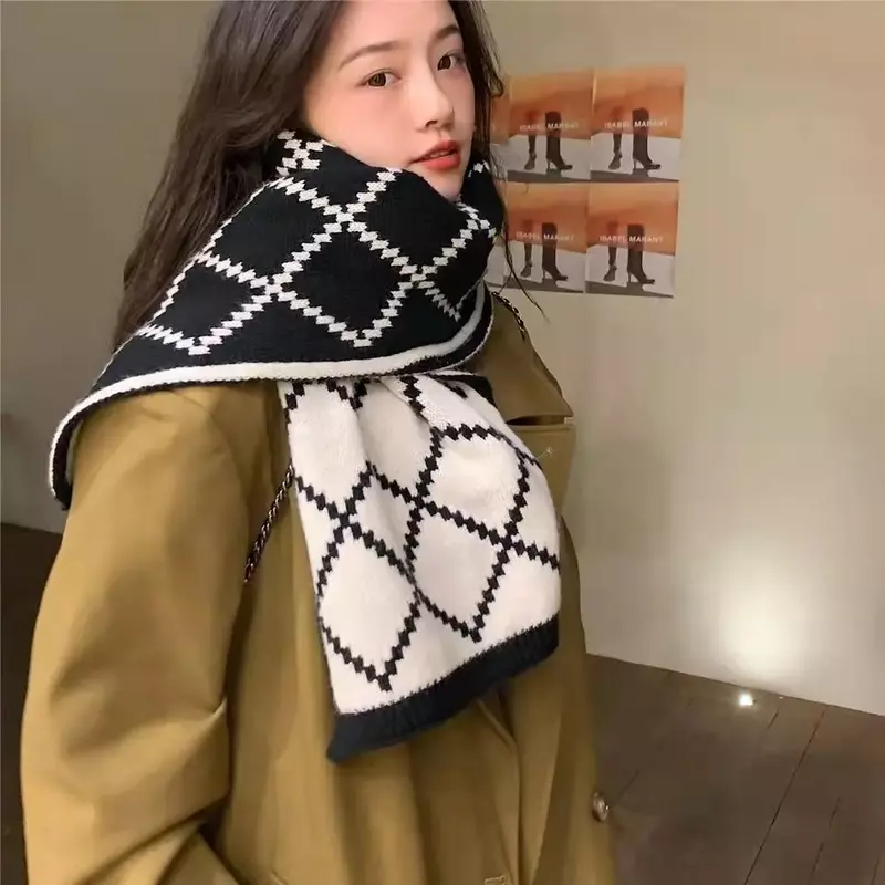 Winter Warm Shawl Smiling Face Plaid Scarf for Men and Women Autumn and Winter Korean Version Versatile Cute Girl Knitted Neck