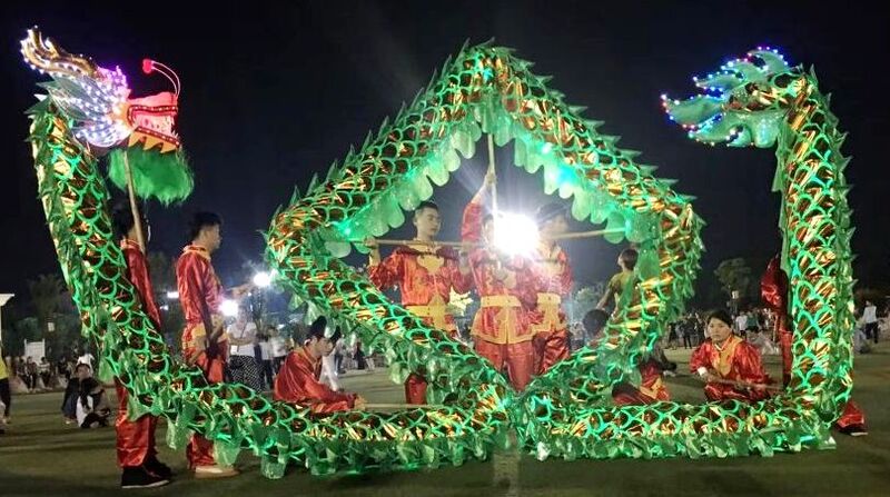 Lampu LED 18m ukuran 4 kostum tari naga emas 10 pemain dewasa l Art Pesta Halloween pertunjukan Tahun Baru Parade panggung rakyat