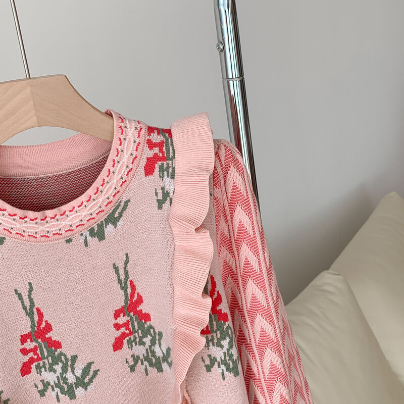Женский трикотажный свитер с оборками и цветочным принтом, на осень/зиму