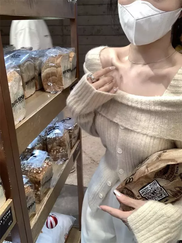 Deeptown koreański szary sweter z odkrytymi ramionami damskie koszulki z długim rękawem Y2K Gyaru głęboki dekolt