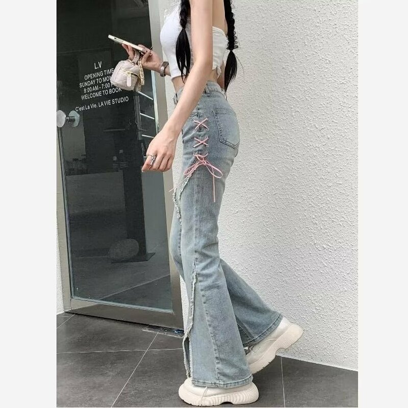 Neue Jeans hose für Frauen mit Retro-und würzigem Stil, unregelmäßig geteilte Micro Flared Long Pants, vielseitiger und schlanker Effekt