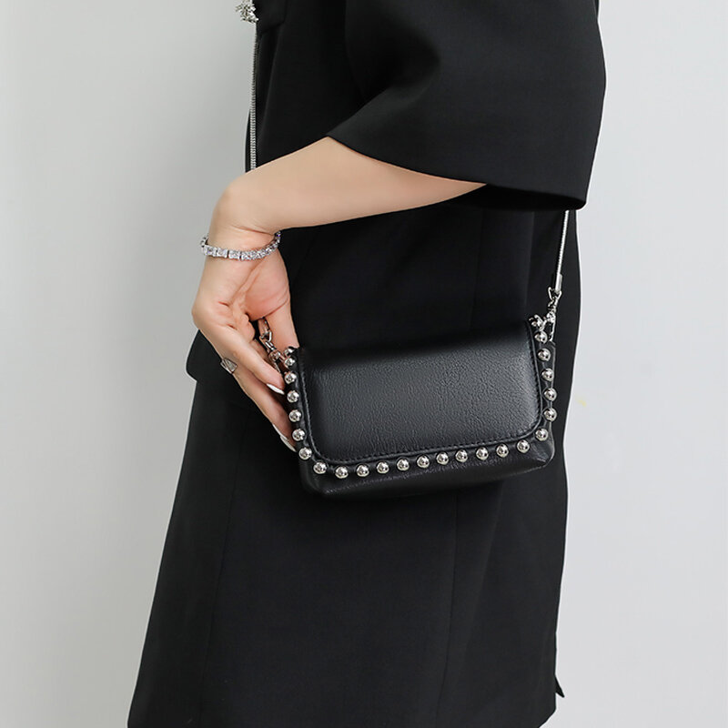 Маленькая дизайнерская квадратная сумка из натуральной кожи на цепочке, новинка 2023, Высококачественная сумка из воловьей кожи с бусинами, сумка через плечо для женщин