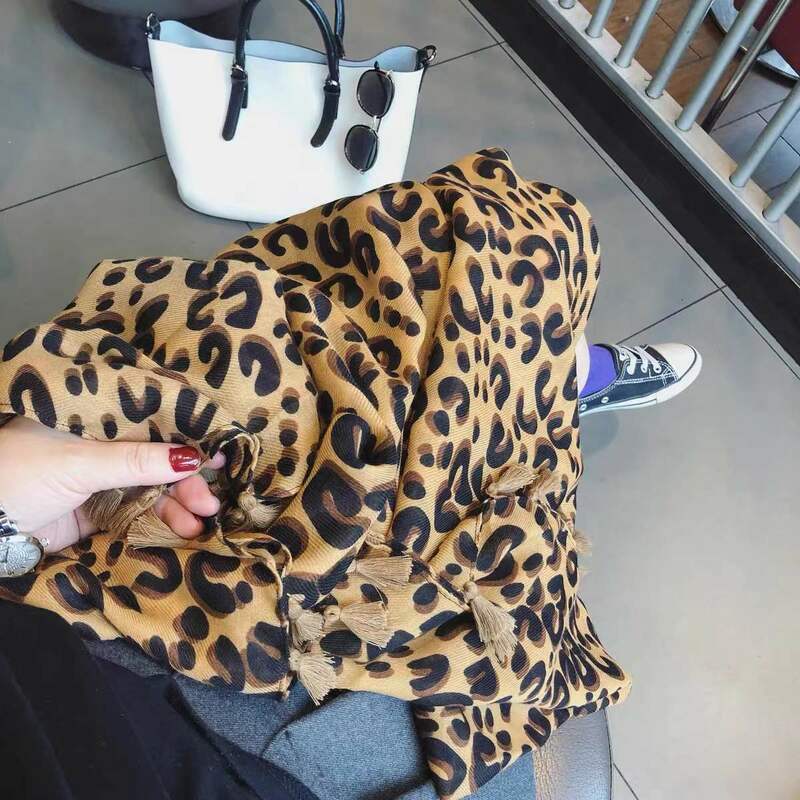 2022 Designer marke herbst luxus Grau damen wilden leoparden schal weibliche lange schal schal thin braun modische schal lange schal