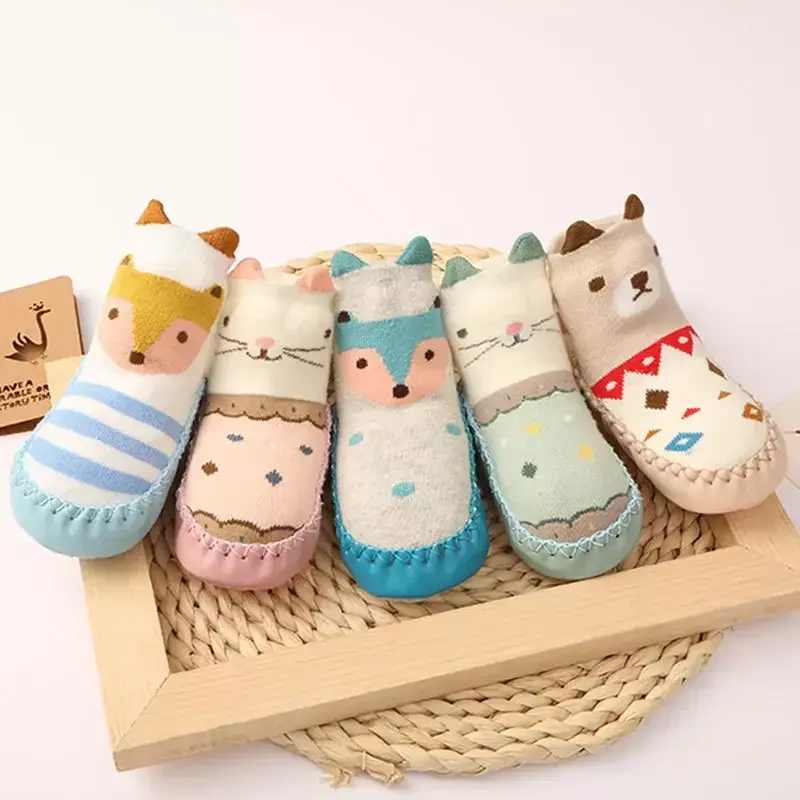 Calcetines de invierno con dibujos de animales para bebé, suave de goma con suela antideslizante, zapatos bonitos para niños y niñas