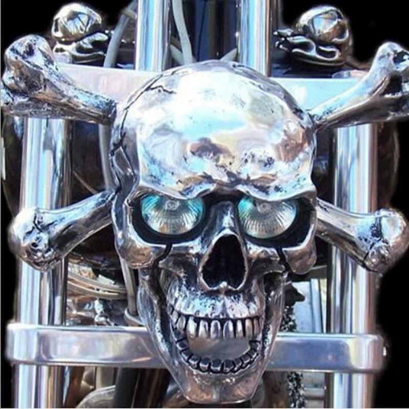 頭蓋骨の形をしたユニバーサルLEDバイクライト,装飾的なフロントライト,オートバイのアクセサリー