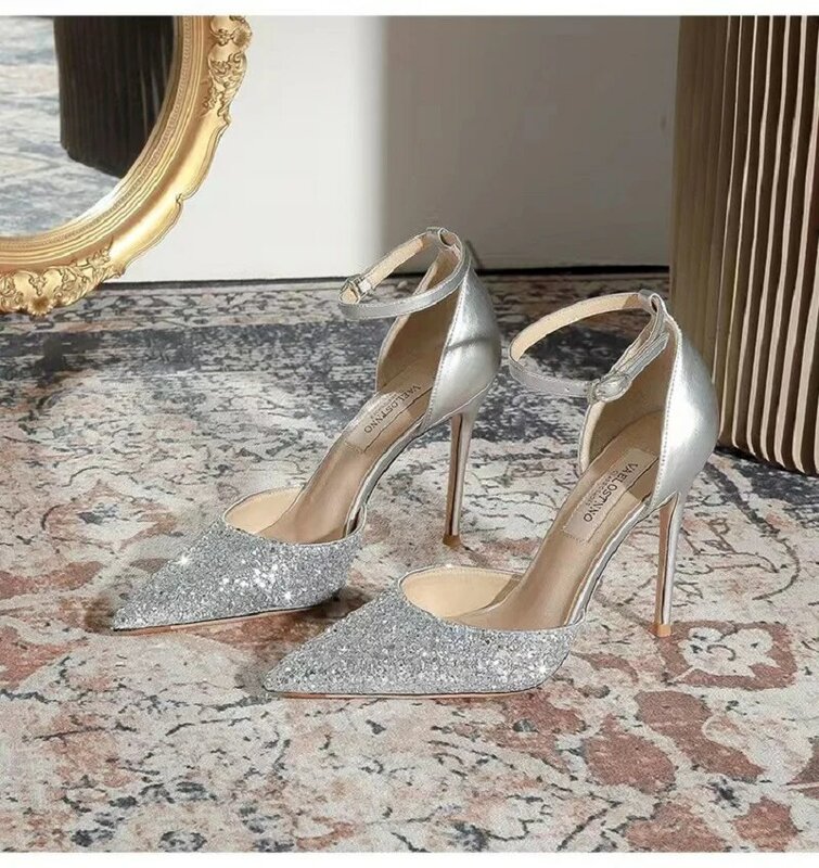 Talons hauts de luxe pour femmes, sandales brillantes, chaussures de mariage sexy, escarpins pointus confortables, haute qualité, été, nouveau, 2023