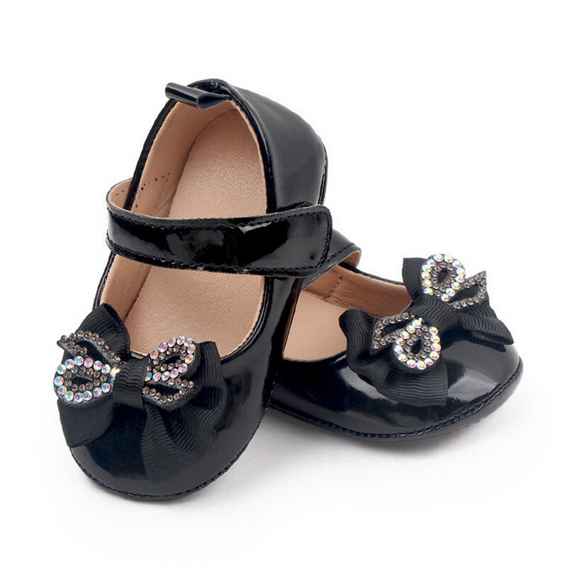 Sapatos de princesa antiderrapantes para bebês, arco de couro macio PU, strass, itens do primeiro andarilho