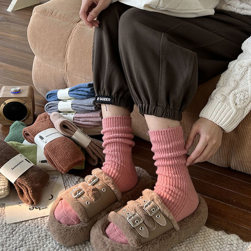 Chaozhu ถุงเท้าผู้หญิงหนาอบอุ่น1คู่, ถุงเท้าทรงหลวมนุ่มสบายสำหรับใช้ในบ้านห้องนอนสีทึบถุงเท้าใส่นอนทุกวัน