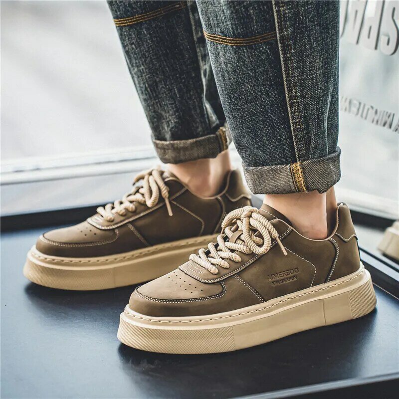 2024 Designer New Thick Sole Shallow Mouth Man Board Shoes Fashion Hollow Leather Male Shoes Outdoor Sports Men's Sneakers