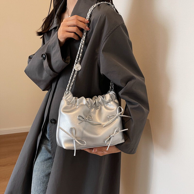 Crossbody Schoudertas Geplooide Design Handtas Voor Vrouw Nieuwe Veelzijdige Eenvoudige Bucket Fashion Casual Hoogwaardige Messenger Luxe