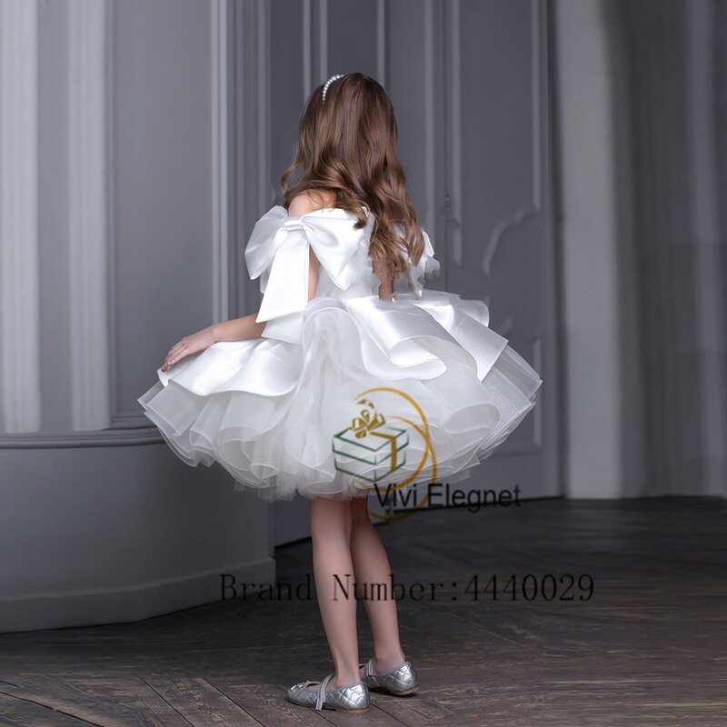 Gaun gadis bunga sendok lucu dengan busur panjang selutut berjenjang gaun pesta pernikahan Satin musim panas 2023 ritsleting belakang