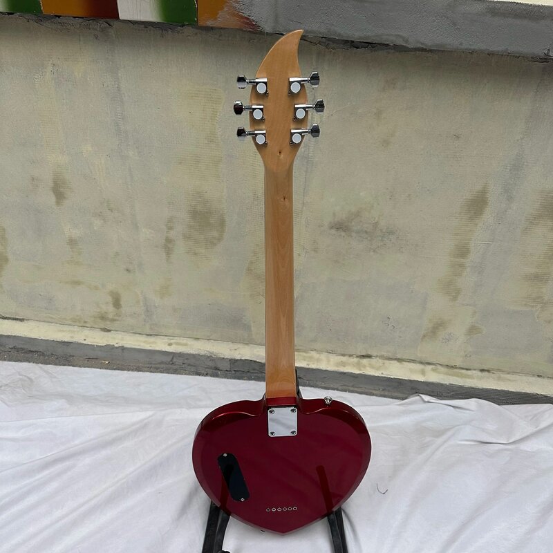 กีต้าร์ไฟฟ้าปิ๊กอัพคู่รูปหัวใจสีขาวมุกมีในสต็อกสินค้าในสต็อก guitara guitarra