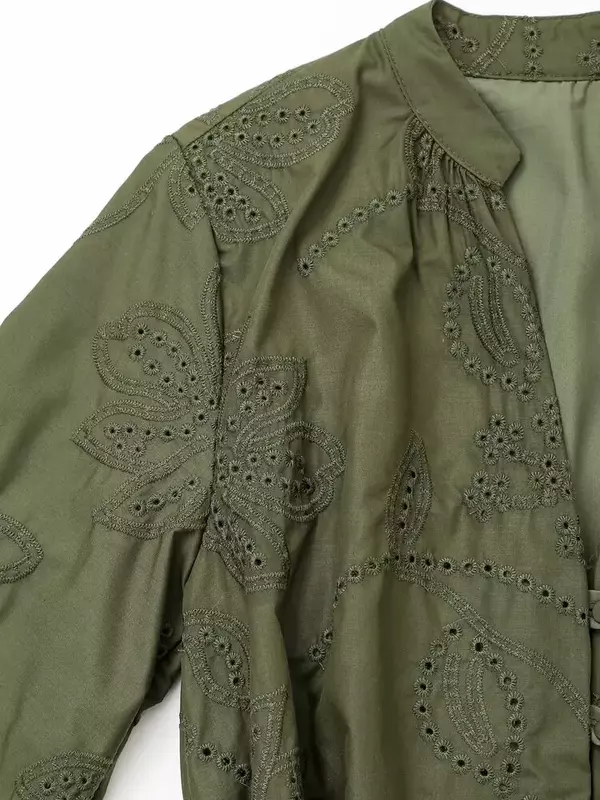 Mini robe rétro à col en V pour femmes avec ceinture, décoration brodée, bouton à manches courtes, nouvelle mode, 2024