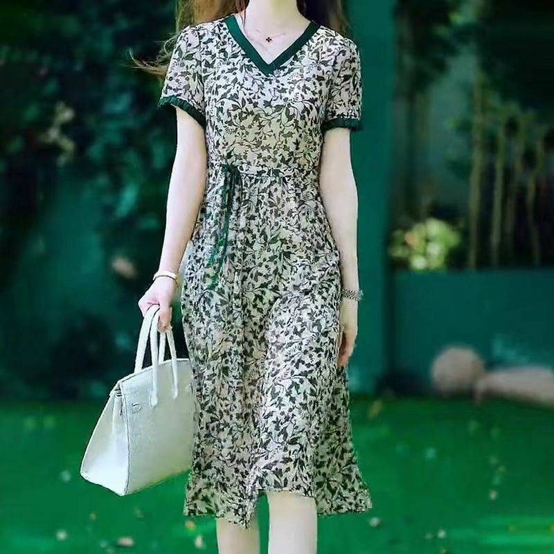 Vintage Korean Broken Flowers Dresses 2024 Summer Elegant V-Neck Female Clothing Short Sleeve Stylish Spliced Casual Midi Dress