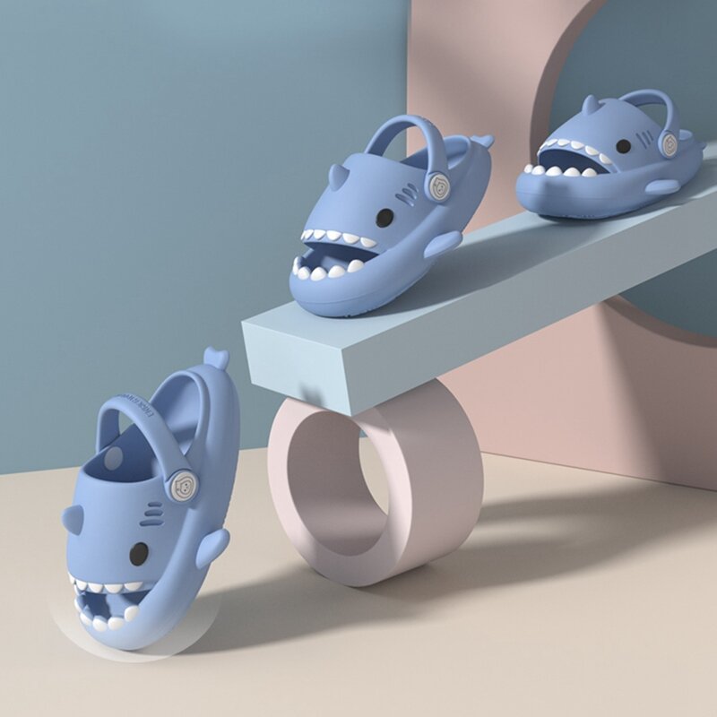 Comwarm 2023เด็กแบบใหม่ Shark รองเท้าแตะเด็กแฟชั่นรองเท้าใส่ในบ้านลายการ์ตูนเด็กบ้านลื่นรองเท้าแตะกลางแจ้งรองเท้าเดินชายหาด