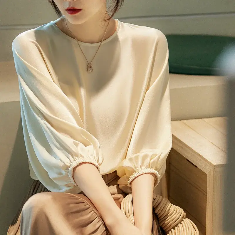Camisa de satén de seda con manga de murciélago para mujer, camisa elegante de cuello redondo de moda coreana para oficina, Tops de Color sólido, ropa suelta 27195