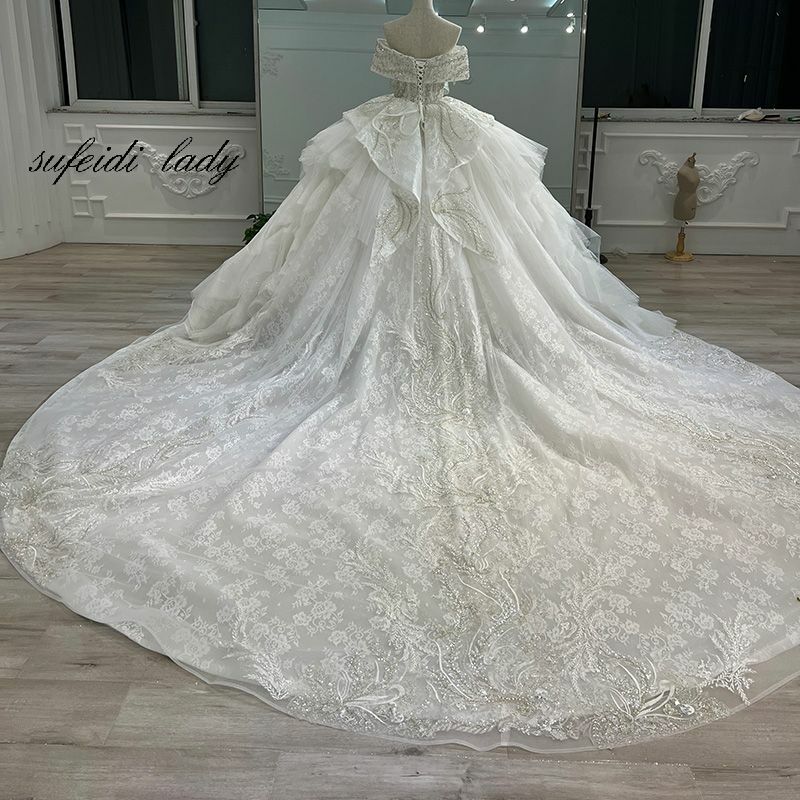 2022 Boat Neck Wedding Dresses Lace Appliques Crystal Beaded Formal Bridal Gown Custom Ball Gown Puffy Tulle