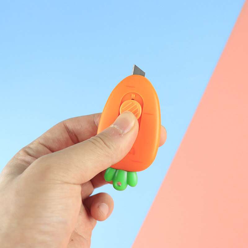 Mini cuchillo utilitario de zanahoria de dibujos animados Kawaii, suministros de papelería escolar para estudiantes, herramientas de grabado y corte de papel, nuevo, 2021