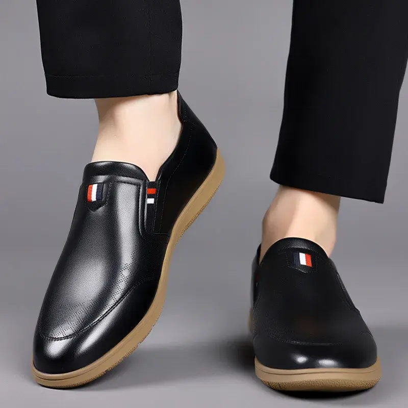 Designerskie nowe męskie mokasyny wiosenne jesienne antypoślizgowe oddychające wsuwane męskie buty lekkie męskie codzienne skórzane buty