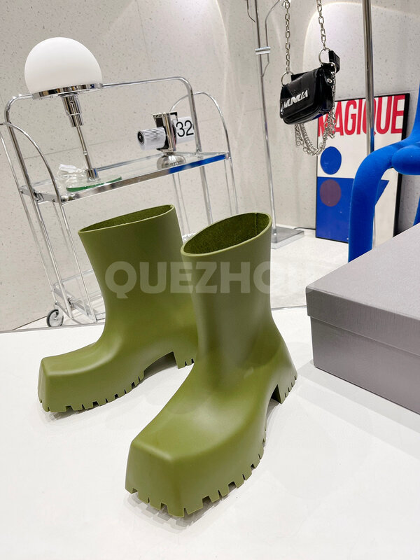 Spring Autumn New Women Rain Boot Lntegrated Forming Design Non Slipping Sole Ladies Shoes Concise Fashion Rain Boot