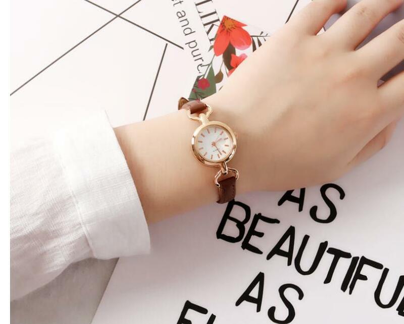 Commercio estero popolare piccolo orologio rotondo ragazze orologio al quarzo regali di moda tipo braccialetto