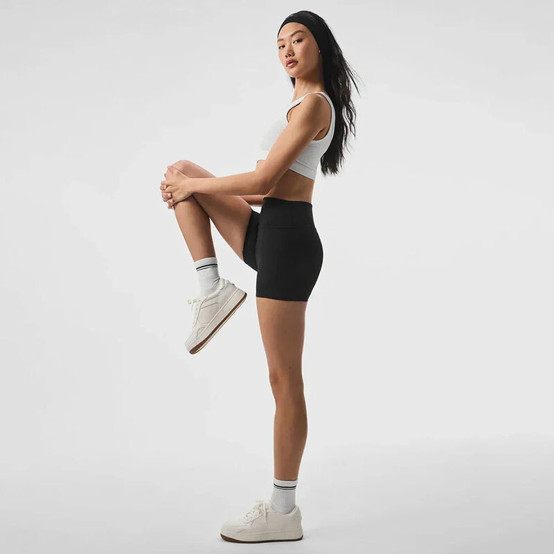 Dea Yoga nero Slim Fit Hip Lift pantaloncini a vita alta collant morbidi da donna pantaloni sportivi traspiranti per il Fitness