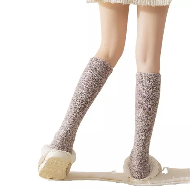 ถุงเท้ากำมะหยี่สีแสดเข้มสำหรับผู้หญิงถุงเท้าลูกวัวกำมะหยี่หนาสำหรับฤดูใบไม้ร่วงฤดูหนาว