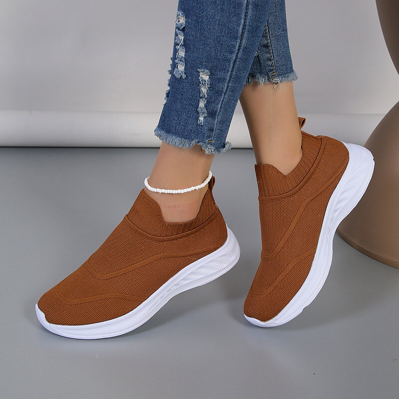 Women's Casual Shoes 2023 New Breathable Mesh Slip on Walking Shoes for Women Plus Size Outdoor Ladies Sneakers Femlae Flats