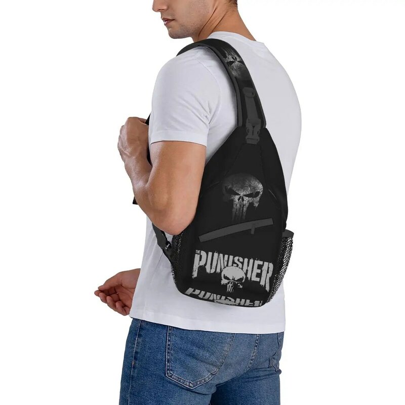 กระเป๋าเป้สะพายหลังขนาดเล็กสำหรับกระเป๋าเป้มีสายสะพายไหล่คาดอกพาดลำตัวกระเป๋าสะพาย Punisher สำหรับผู้ชายและผู้หญิง