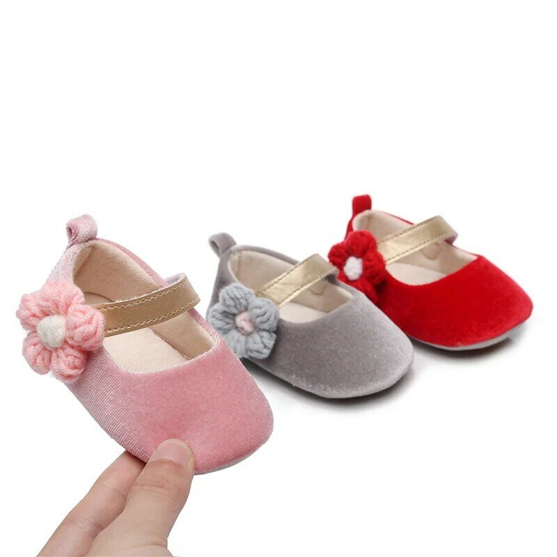 Новинка, обувь на плоской подошве для маленьких девочек Blotona, нескользящая Свадебная нарядная бархатная обувь принцессы с цветами, обувь для младенцев 0-18 месяцев