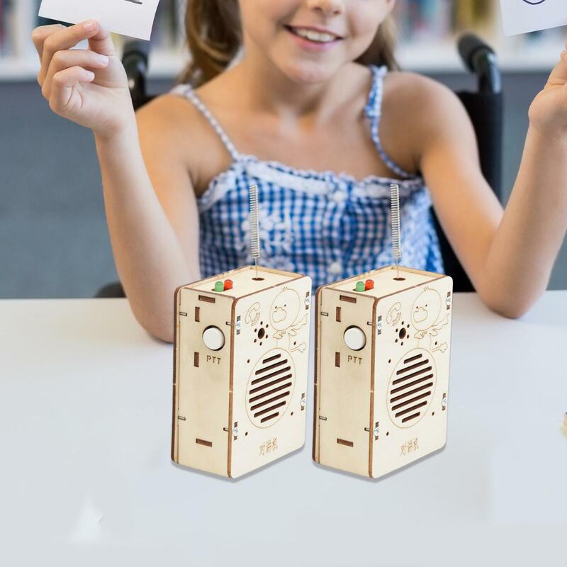 Mainan interaktif perakitan Radio genggam, 2 buah, Set talkie DIY