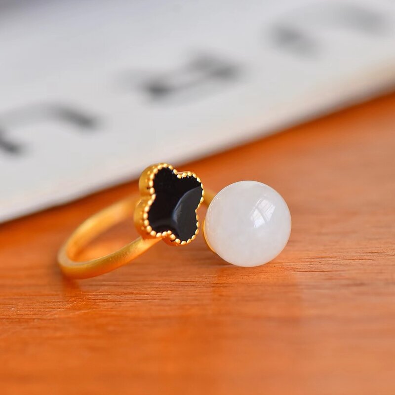 S925 cincin giok Hetian bertatahkan perak perhiasan wanita batu alam murni empat daun semanggi cincin pesona keberuntungan perhiasan dapat disesuaikan