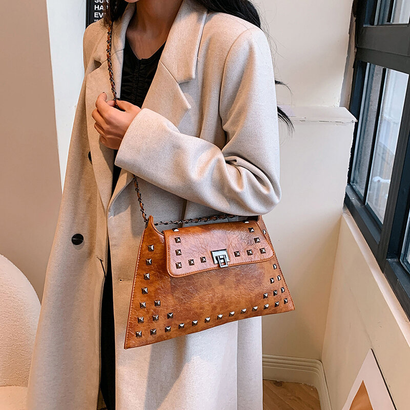 Women Envelop Bag Riveted PU Leather Carry Crossbody Bags Female Chains Elegant Novelty Handbags Satchel Purses Ladies 2024
