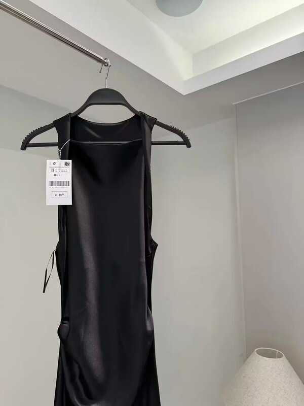 Vestido midi retro sin mangas para Mujer, diseño plisado único a la moda, ajuste Delgado, textura de satén, negro