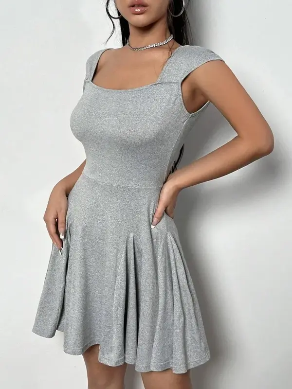 Elegante sexy rücken freie A-Linie Mini kleider mit hoher Taille Sommer Damen kleid neues großes Ausschnitt gestrickt dünnes kurzes Kleid ysq28