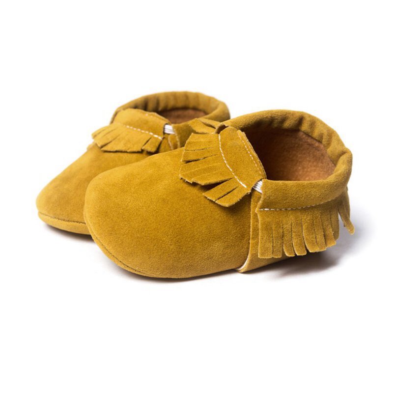 Non-Slip First Walkers Shoes para recém-nascidos bebê menino e menina, calçado de couro de camurça PU, prewalker franja, sola macia